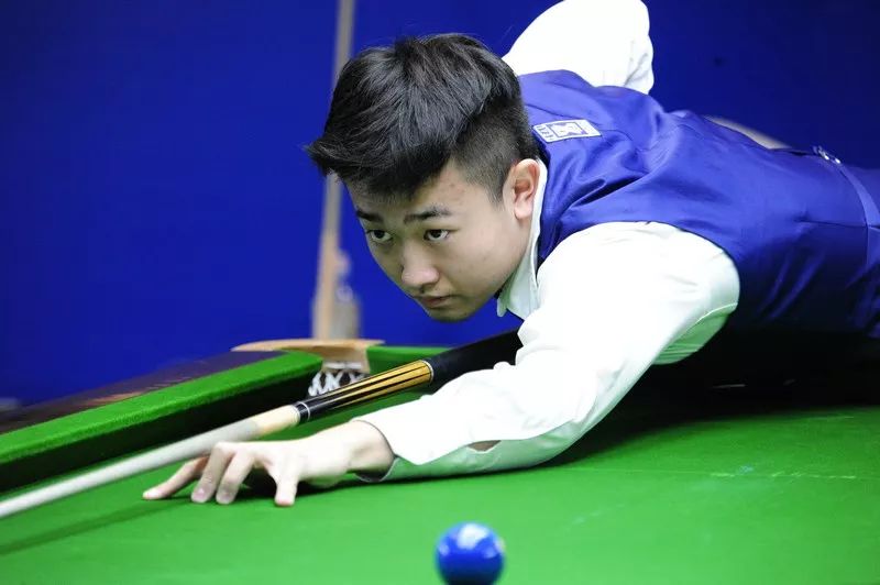 场球员麦克 场球员麦克